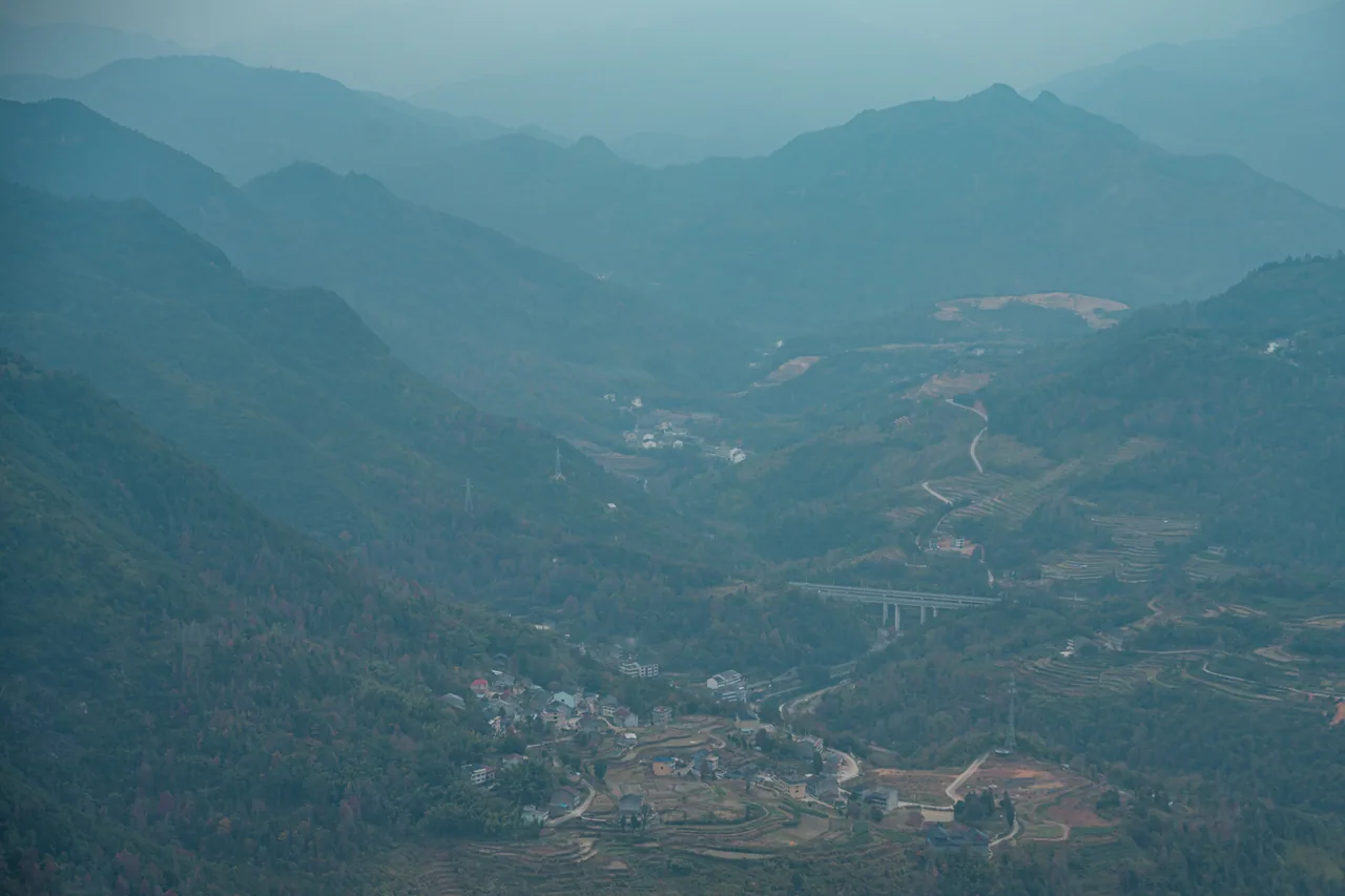 山海之间
