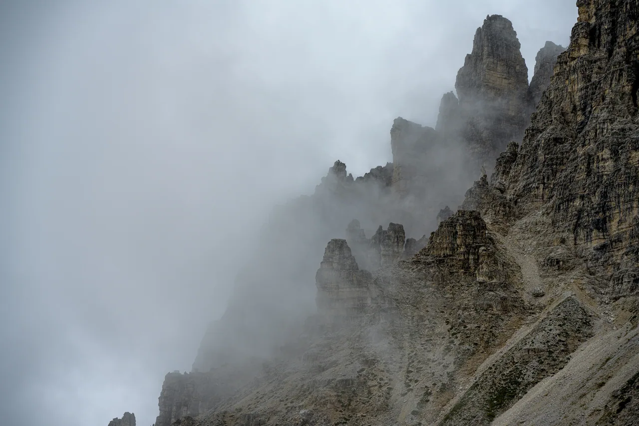多洛米蒂 · 拉瓦雷多三峰