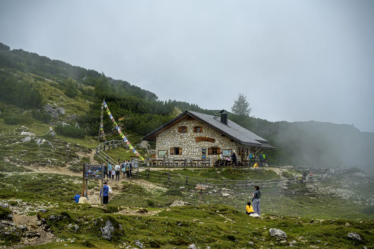 多洛米蒂 · 拉瓦雷多三峰