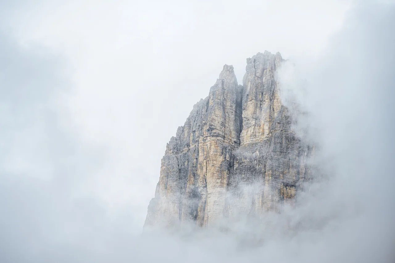 云雾 · 拉瓦雷多三峰