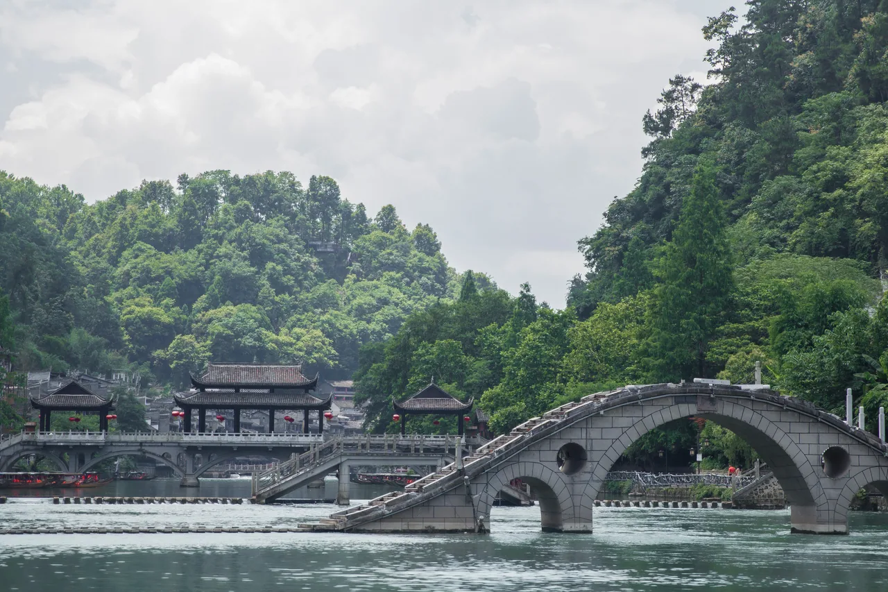 张家界 · 凤凰 · 凤凰古城