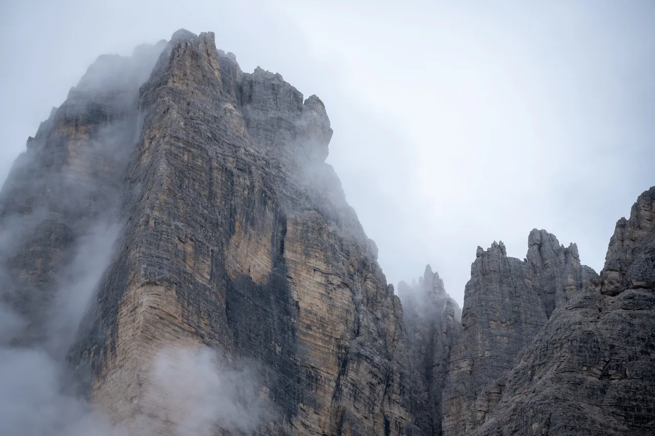 多洛米蒂 · 拉瓦雷多三峰